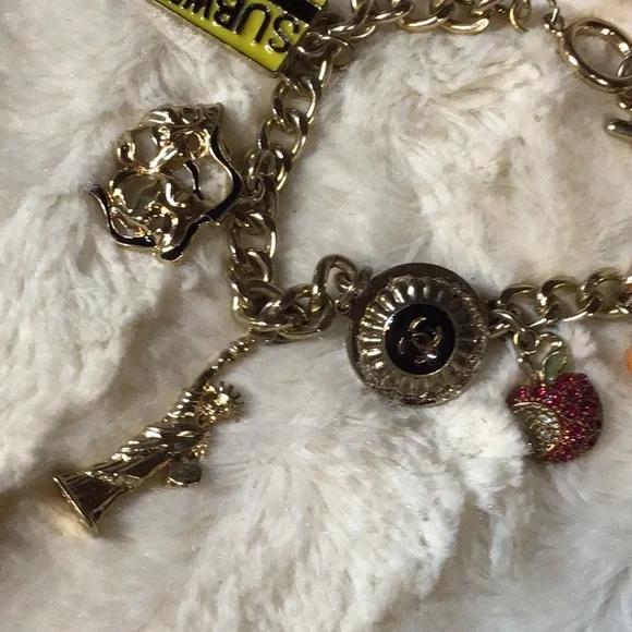 New York City  Charm Bracelet - Picture 3 of 6